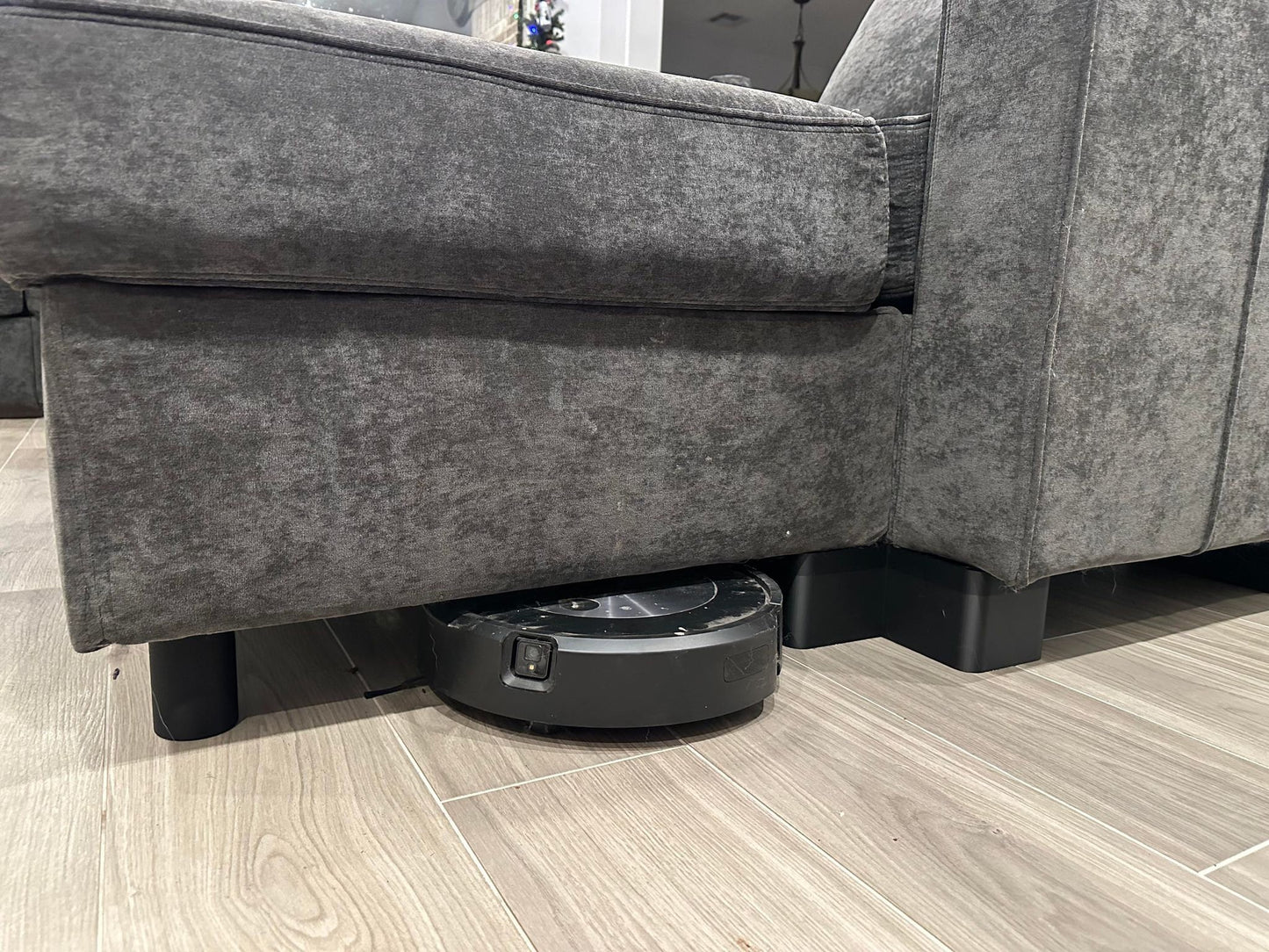 Raised single shoe riser for Lovesac Sactional